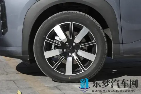 12万级家用混动，三套AI调节系统，亏电油耗55L-1