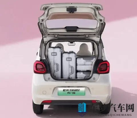 五菱宏光 MINIEV 四门版 301km 臻享 + 款上市：558 万元-1