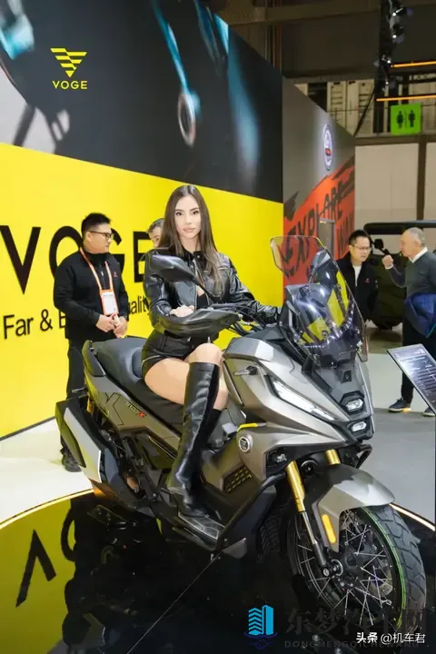 VOGE无极发布两款全新踏板，双杠450ADV踏板，单缸160通勤踏板