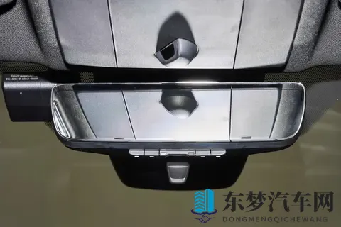 皇冠陆放2026款，双擎车型，4款车型有何不同？-3