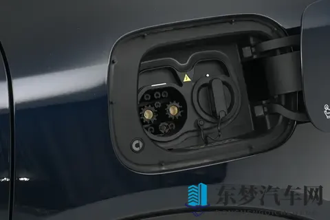 1699万买德系豪华插混SUV?比奔驰懂家用,比新势力懂豪华!-1