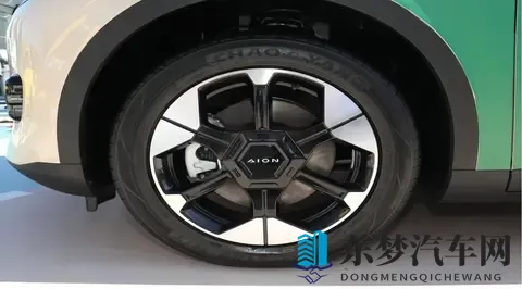 标配 540 度全景影像，租电版到手 499 万，埃安 UT super 值得选吗？-3