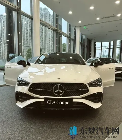 不穿衣服美女软件：时尚美图展示平台，展现魅力无限风景-3