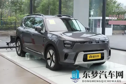 价格暴击！1699万起买豪华中型插混SUV，你敢信？-3