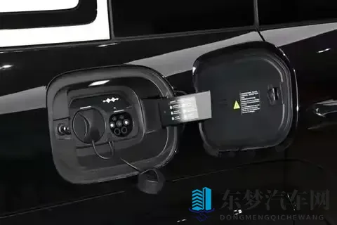 带娃出行不折腾，试驾方程豹钛7，解决家庭用车的痛点-2