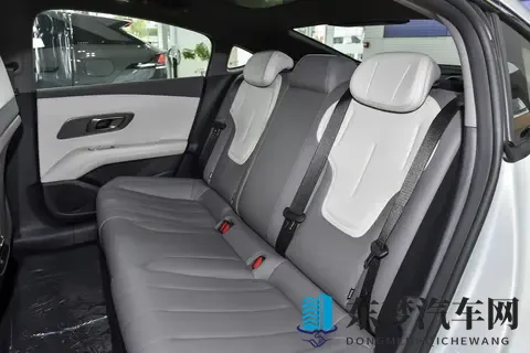 2026 款深蓝 L06 实拍：满配配置 + 超长续航，车友狂喜-1