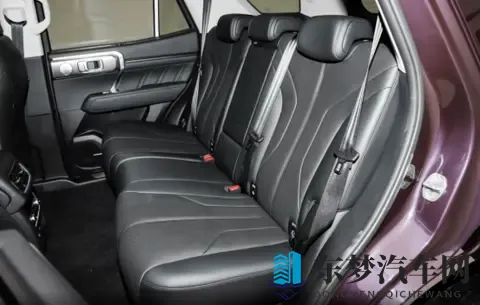 纯电续航200公里，配800V快充平台，坦克400 Hi4-Z上市-2