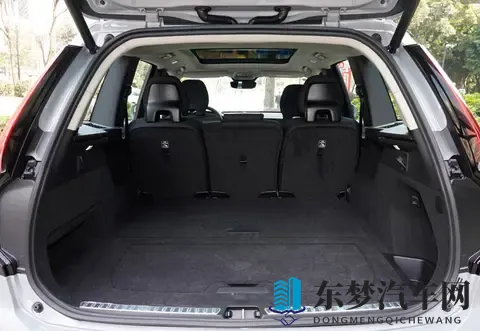 售价6389万起_配置调整 2026款沃尔沃XC90上市-1