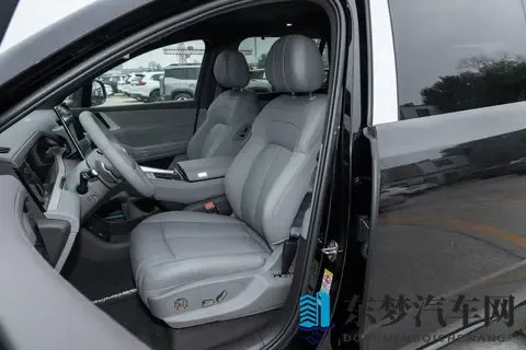 腾势 N8L：贴合家庭需求的大六座 SUV-1