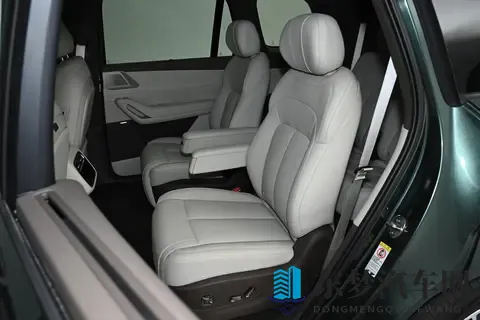 把客厅搬上车？腾势 N8L 凭 3 个 “L” 征服全家！-1