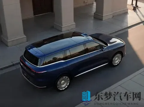 又一款旗舰SUV预售，配3把零重力座椅，增程车纯电续航可达402km-2