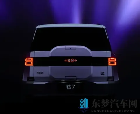 钛 7 选得钛对了：科技加持，家庭出行品质全面升级-3