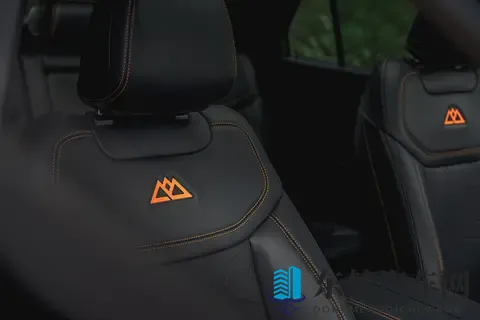 全副武装，售3698万，福特探险者昆仑穿越版正式上市-3