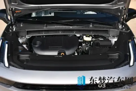 燃油车性价比黑马？试驾第三代领克03，10万出头值得冲吗-2