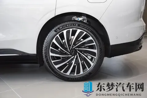 星纪元ET纯电四驱版:豪华与科技的均衡之选-1