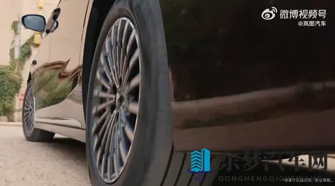 华为智驾+四座头等舱，杀疯了！