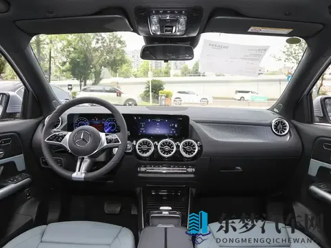 奔驰纯电SUV成“价格屠夫”，售价下探至146万起，纯电续航619Km