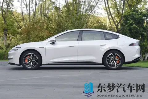 刚毕业预算不多，又追求颜值和实用，可以看看这款-长安启源A06-1