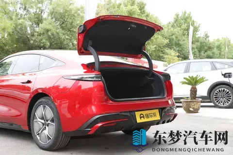 2025款星纪元ES：15万级起享百万级配置，11月购车福利错过等一年-3