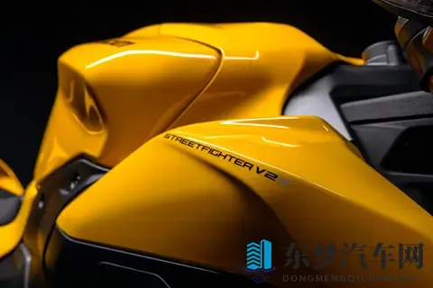 杜卡迪 2026 Panigale V2 S、Streetfighter V2 S 黄色版-3