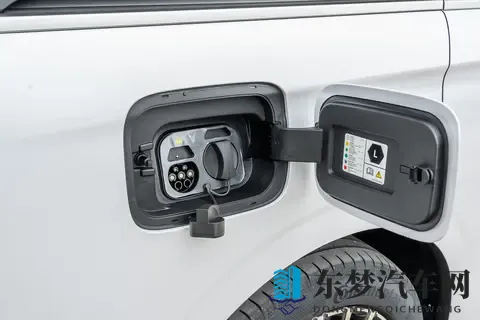 高端MPV怎么选？试驾26款岚图梦想家，空间大动力足-1