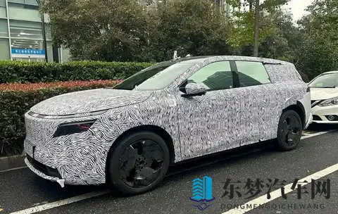 日产N8内饰配置曝光 定位中大型SUV 或推大五座布局-1