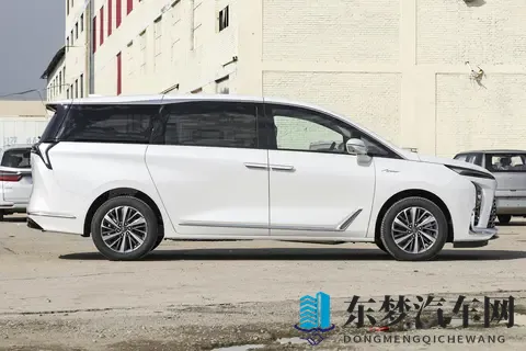 别克GL8购车手册：配置差异解析与选买推荐