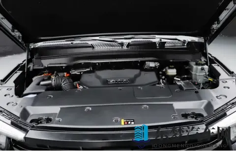 纯电续航200公里，配800V快充平台，坦克400 Hi4-Z上市-1