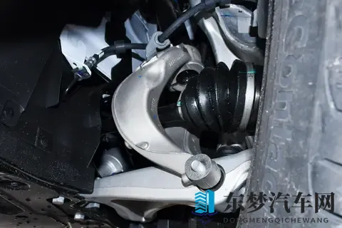 20万级全能SUV，配全时四驱+5年0息，家用再合适不过了-2