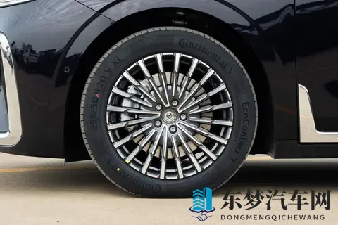 26款岚图梦想家:安全、智能、豪华全面突破,值得试驾体验-1