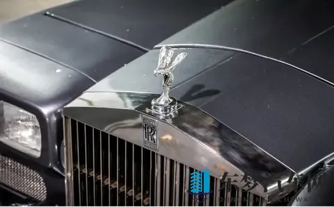 🇬🇧 “野兽”的传奇：270升V12引擎驱动的英国公路怪胎-1