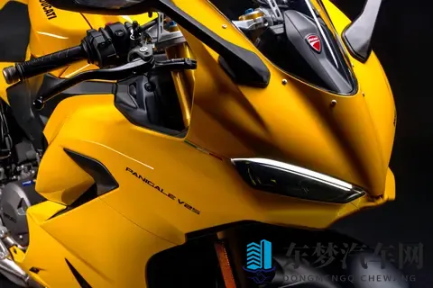 杜卡迪 2026 Panigale V2 S、Streetfighter V2 S 黄色版-1