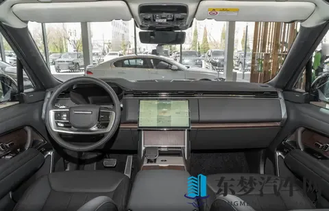 经典永不过时？揽胜外观设计相对“保守”，动力稳重而强劲