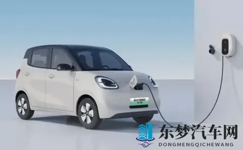 五菱宏光 MINIEV 四门版 301km 臻享 + 款上市：558 万元-2