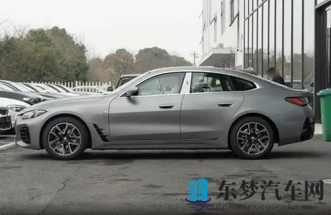 买豪华轿跑看这款！敞篷、两门全都有，宝马4系保姆级导购指南-2