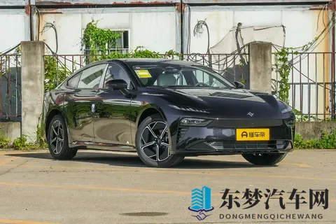 试驾东风奕派 eπ007+：颜值吸睛、操控够劲，智能还懂我-1