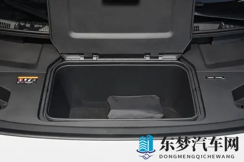 极氪009：国产高端MPV的崛起，比库里南还霸气？-2