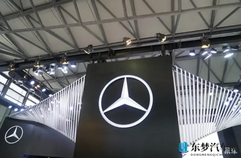 奔驰 GLB 新内饰被喷 “廉价,网友怒怼 被国产带偏-1