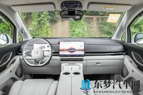 高端MPV怎么选？试驾26款岚图梦想家，空间大动力足-2