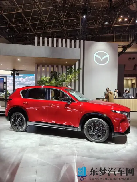 实拍新一代马自达CX-5欧版:可预见的不愁卖,但长马动作要加快-1