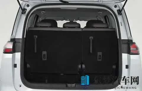 真7座大空间,入门即高配,10万级家用MPV选它准没错-3