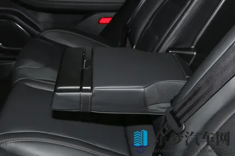 林肯 Z 这款混动车型，实用主义者的性价比首选-1