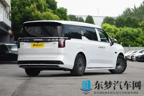 选 MPV 别瞎买!极氪 009 七座版靠这几点,成 40 万级闭眼入款-2