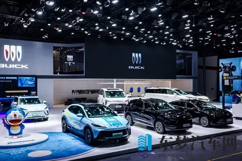 男朋友吃小头头播：情侣观看小视频，私下娱乐需谨慎