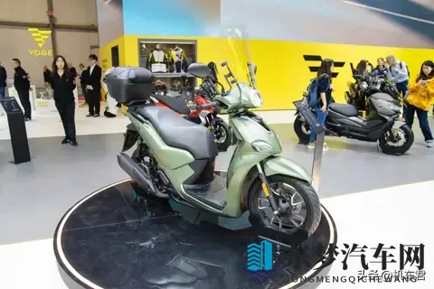 VOGE无极发布两款全新踏板，双杠450ADV踏板，单缸160通勤踏板-2