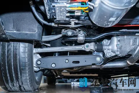 智己LS9正式上市，旗舰SUV标配空气悬架与后轮转向