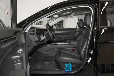 15万落地合资中型车，油耗、空间、动力都给足了惊喜-1