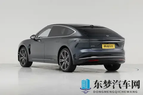 ET9驾乘体验新高度:53米车长也能灵活如A级车-1