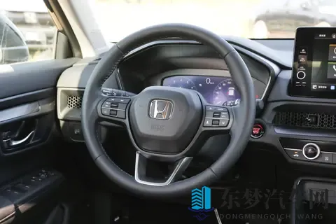 按摩师扯掉奶罩揉吮奶头：按摩过程中按摩师意外触碰女性敏感部位