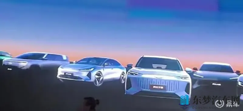 国模李梓熙：时尚跨界新篇章，汽车品牌携手模特亮相-2